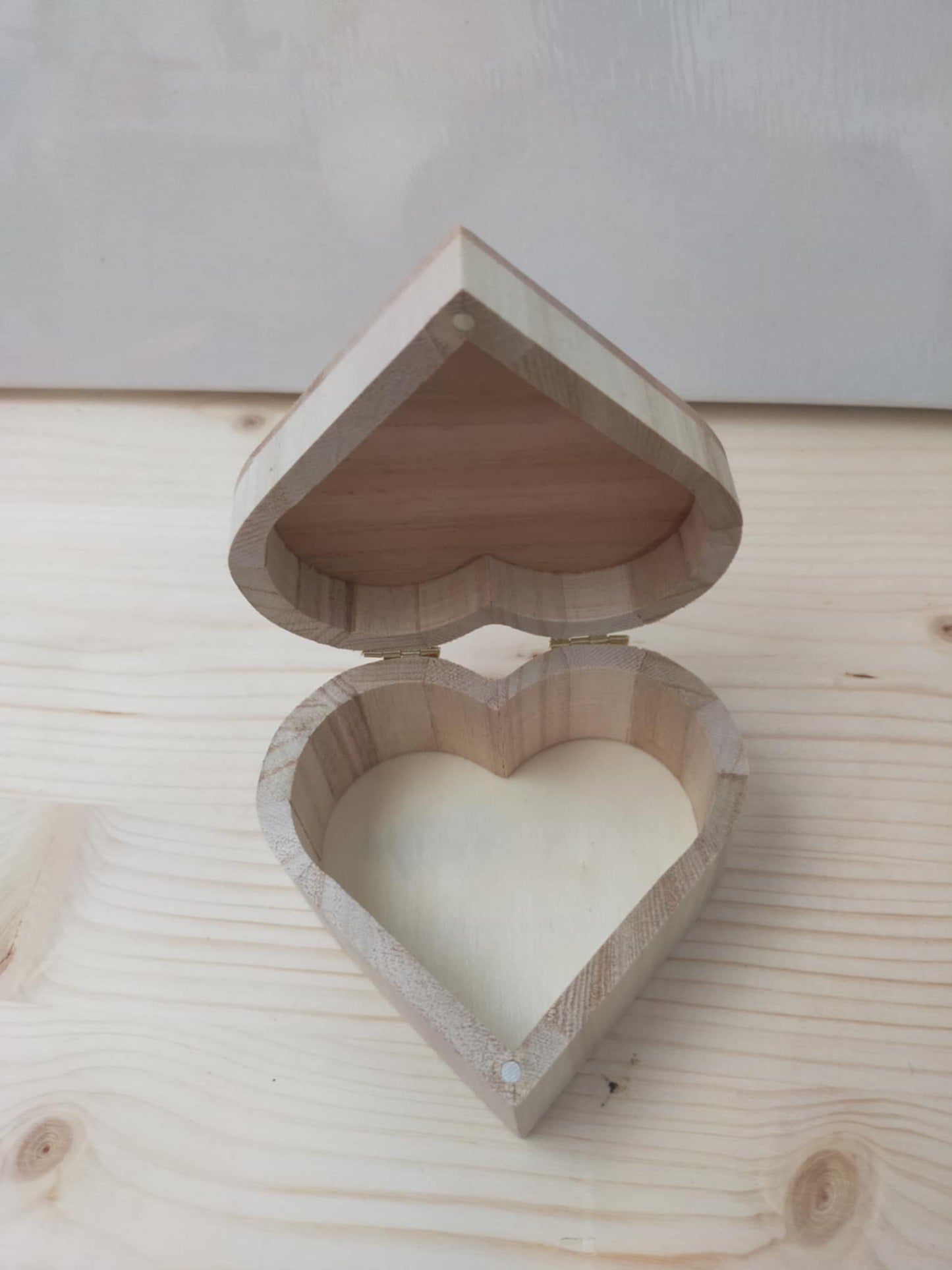 Coffret en bois forme de coeur