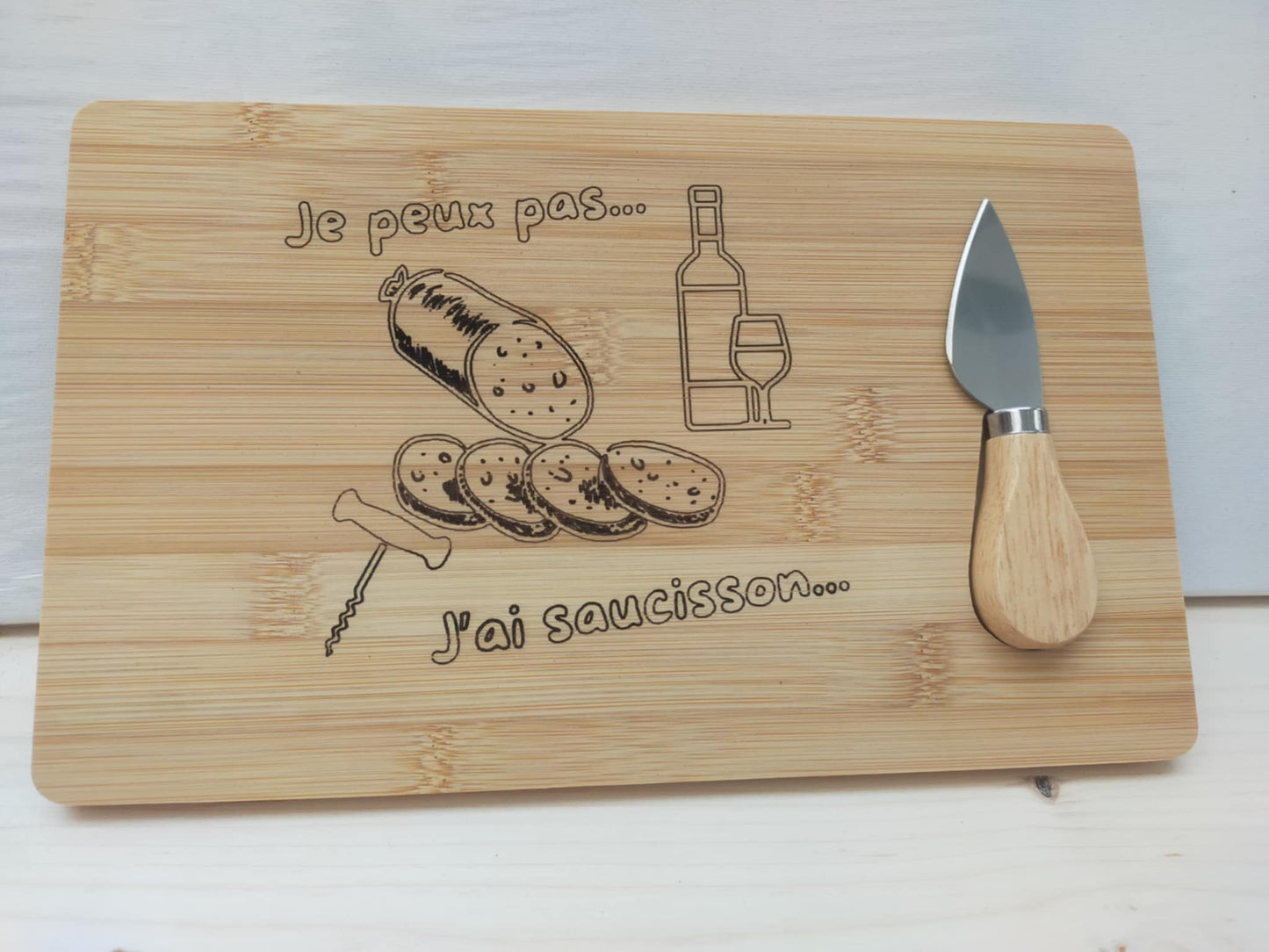Planche apéro avec couteau